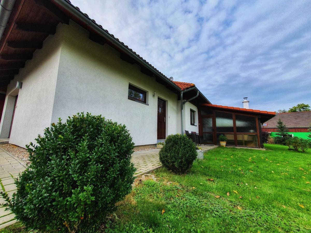 Domek Cisarsky Villa Sluknov Ngoại thất bức ảnh